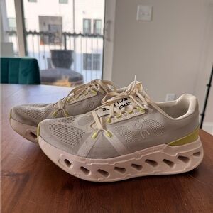 On CloudEclispe Running Shoes